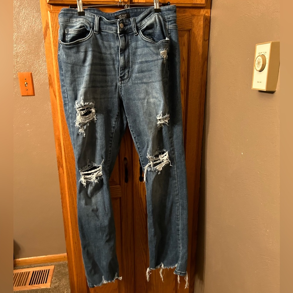 Judy Blue 14W distressed Straight Fit denim jeans. Mid-rise, barely worn